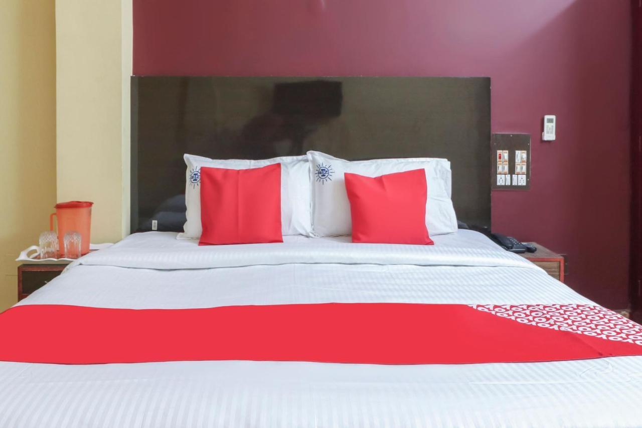 Oyo 45895 Hotel Blue Nile Chennai Exteriör bild